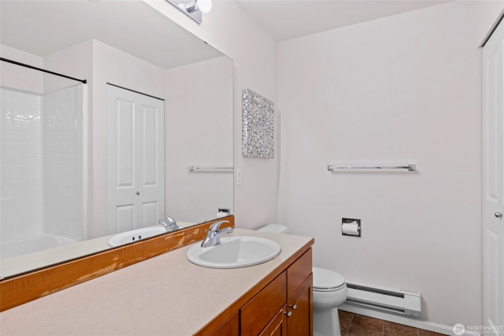 21420 40th Place S Unit B Bathroom 2 1024x682