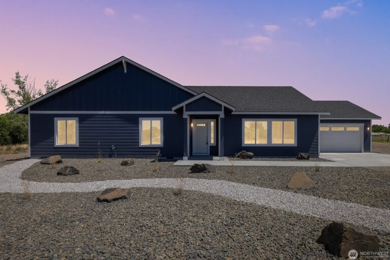 25603 S Finley S Kennewick Front Twilight 768x512