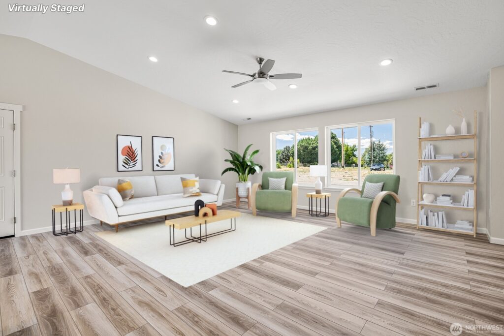 25603 S Finley S Kennewick Living Room Staged 1024x683
