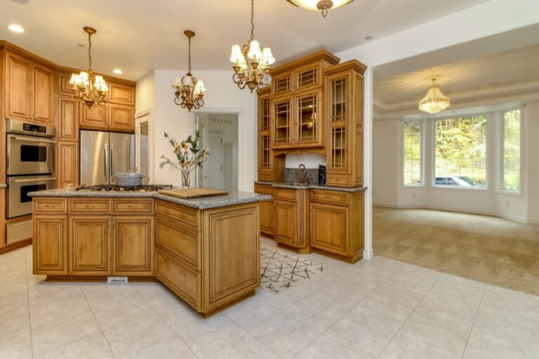 7033 Phillips Rd SW Lakewood WA 98498 Kitchen 2 768x512