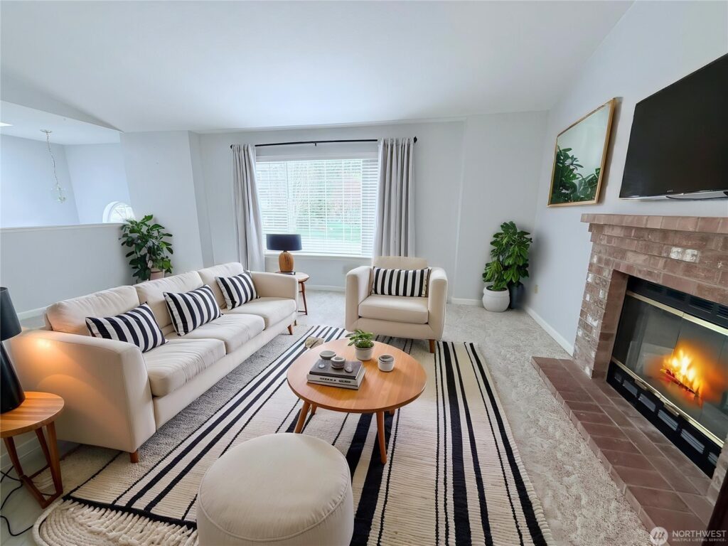 9639 Summerfield Ct SE Olympia Living Room 1024x768