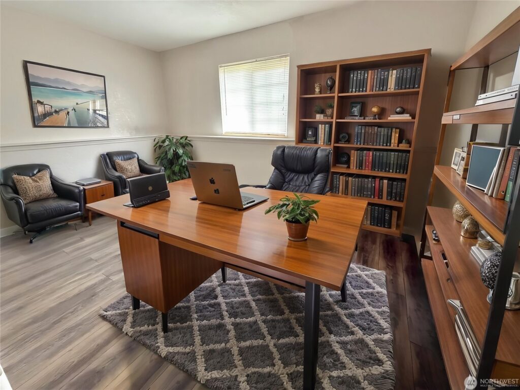 9639 Summerfield Ct SE Olympia Office 1024x768